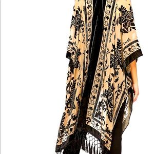 FREE PEOPLE Nightbird Burnout Kimono in new condition 👘✨